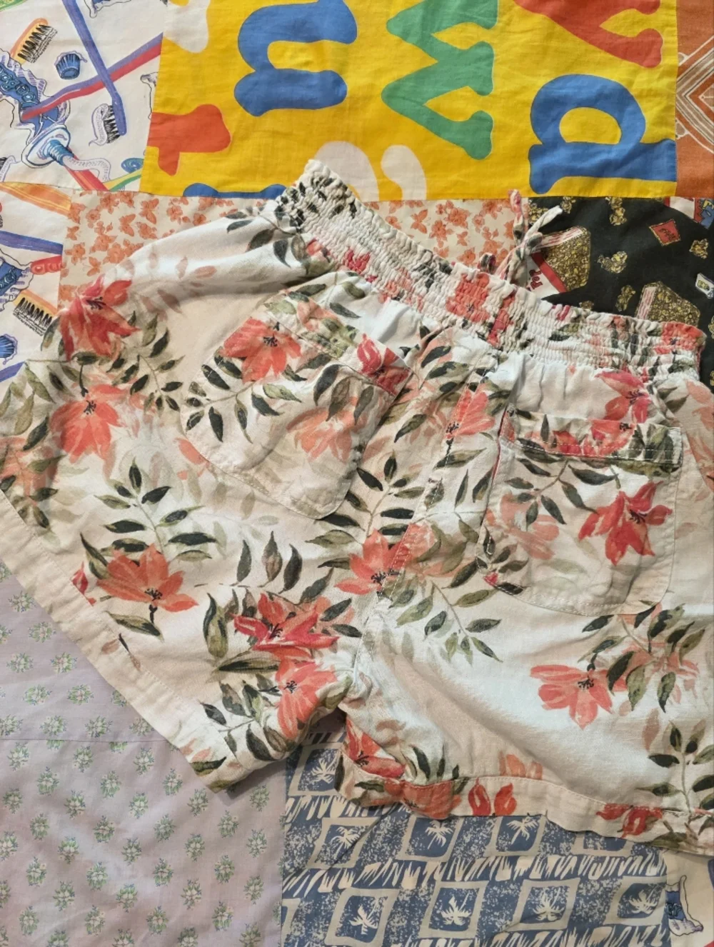 Briggs Cotton Floral Drawstring Waist Shorts - Coral & Olive on Cream - Picture 4 of 12
